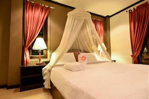 Minibar, desk, free WiFi