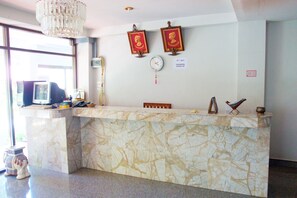 Check-in/check-out kiosk - Sichang Shine Khao Resort (Ko Sichang)