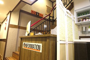 Quầy tiếp tân
