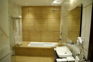 Luxury Suite, 2 Bedrooms | Bathroom | Shower, free toiletries, hair dryer, towels - Hotel The Royal Bharti (Mathura)