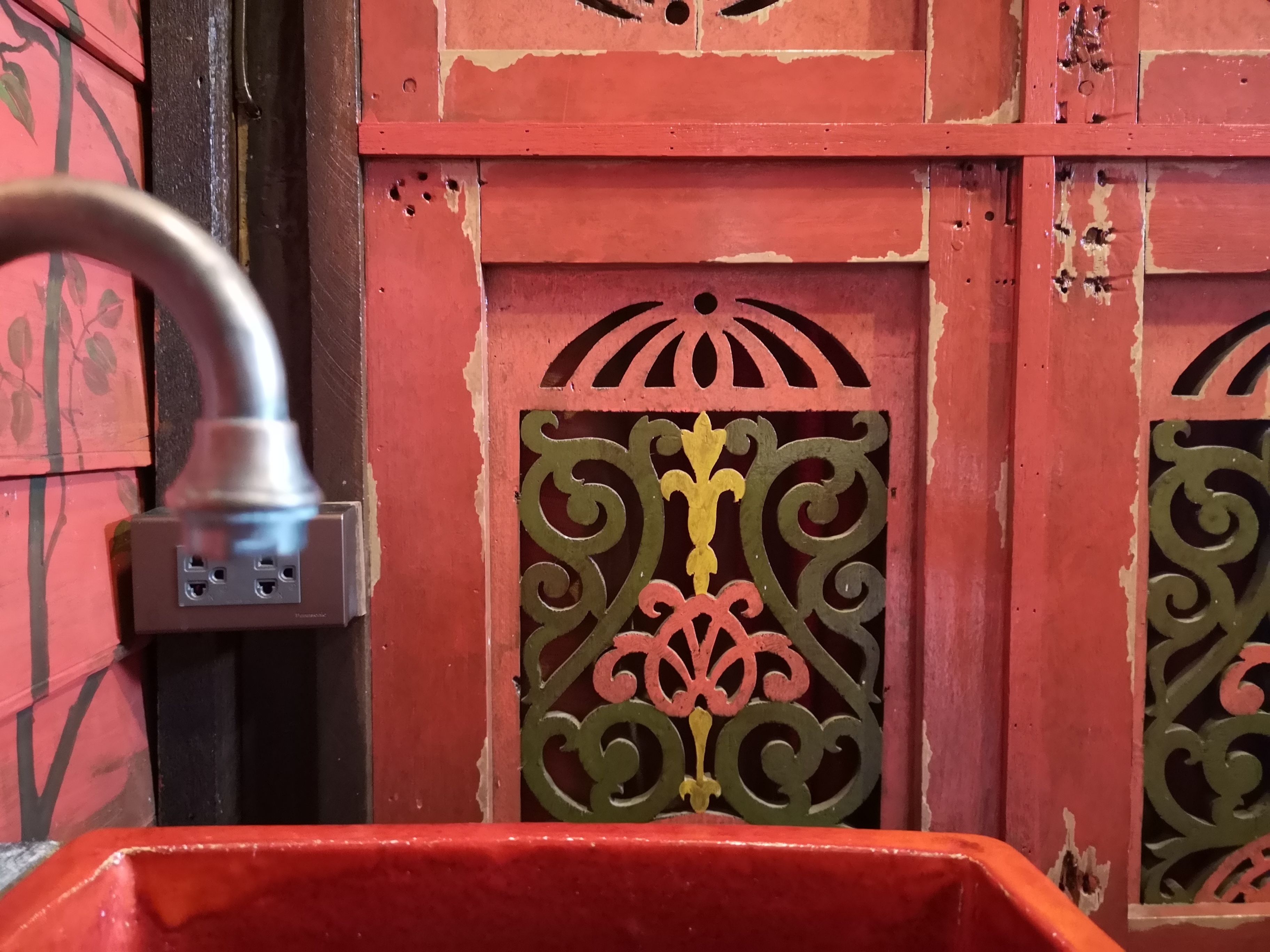 flowery | bathroom sink