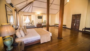 1 bedroom, minibar, in-room safe, desk