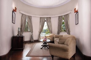 Executive Suite | Living area