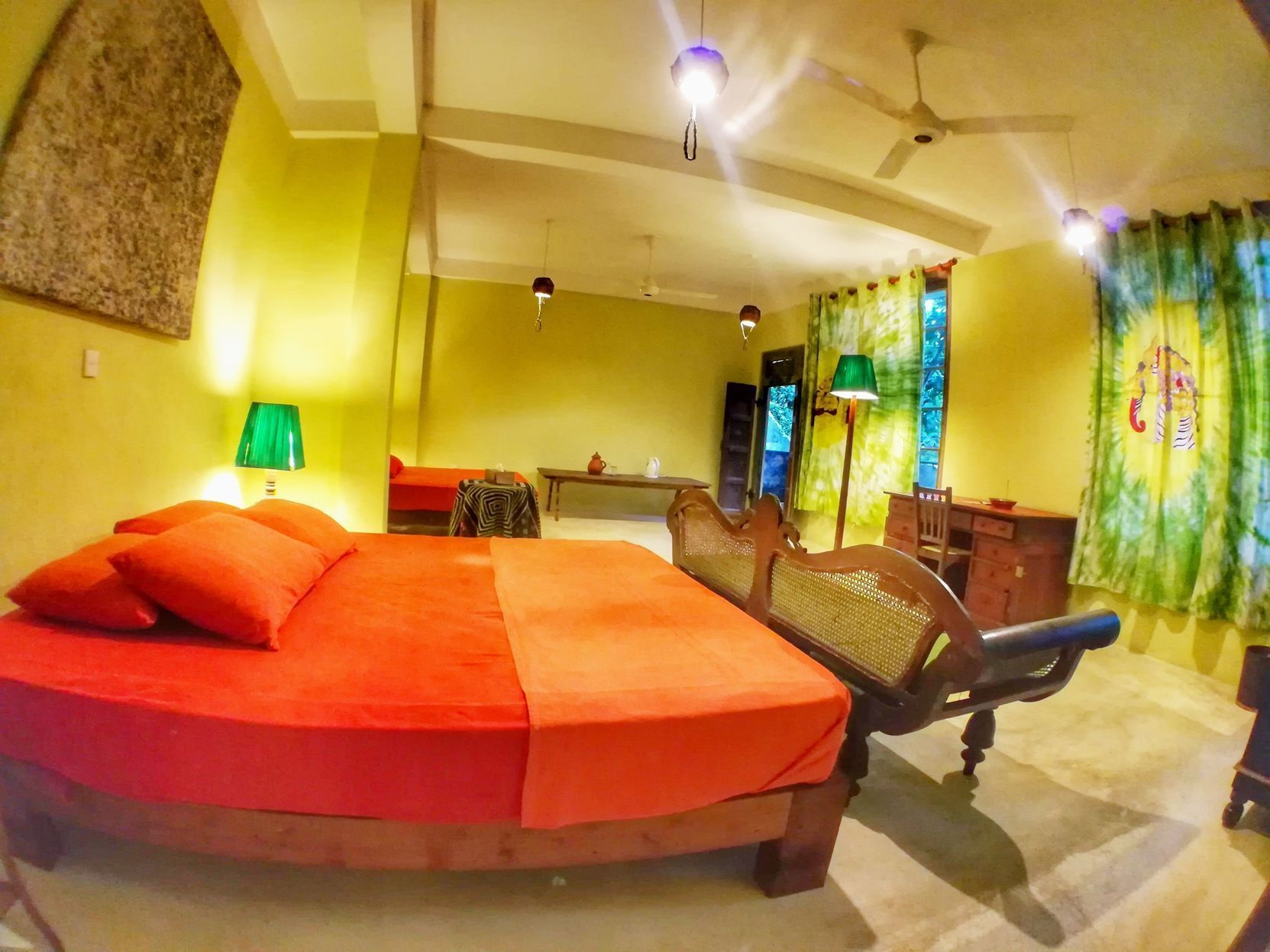 特色家居、办公桌、隔音、熨斗/熨板