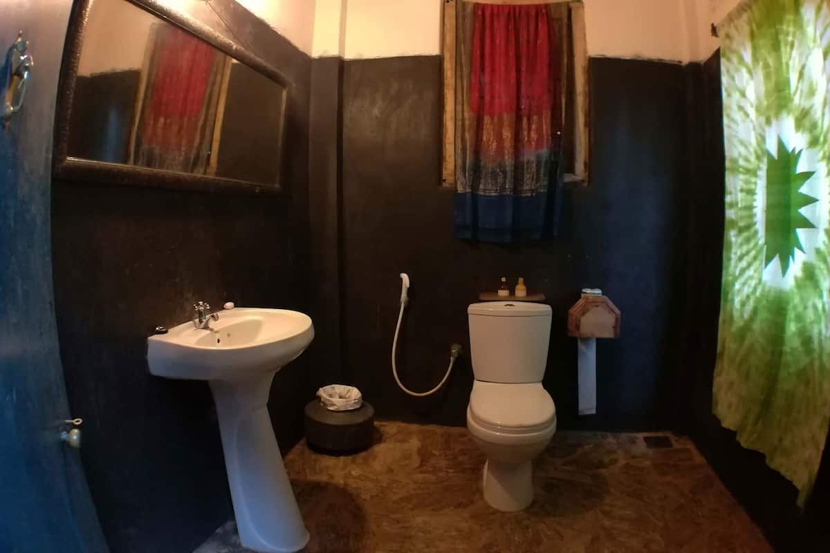 Bathroom | Free toiletries, hair dryer, bathrobes, bidet