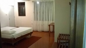Double or Twin Room, Mountain View | In-room safe, desk, iron/ironing board, free WiFi