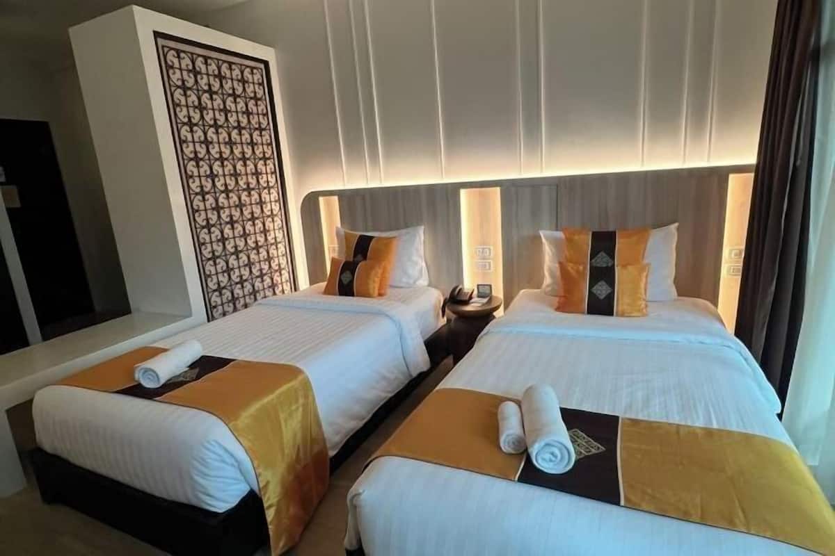 Premium bedding, minibar, in-room safe, desk