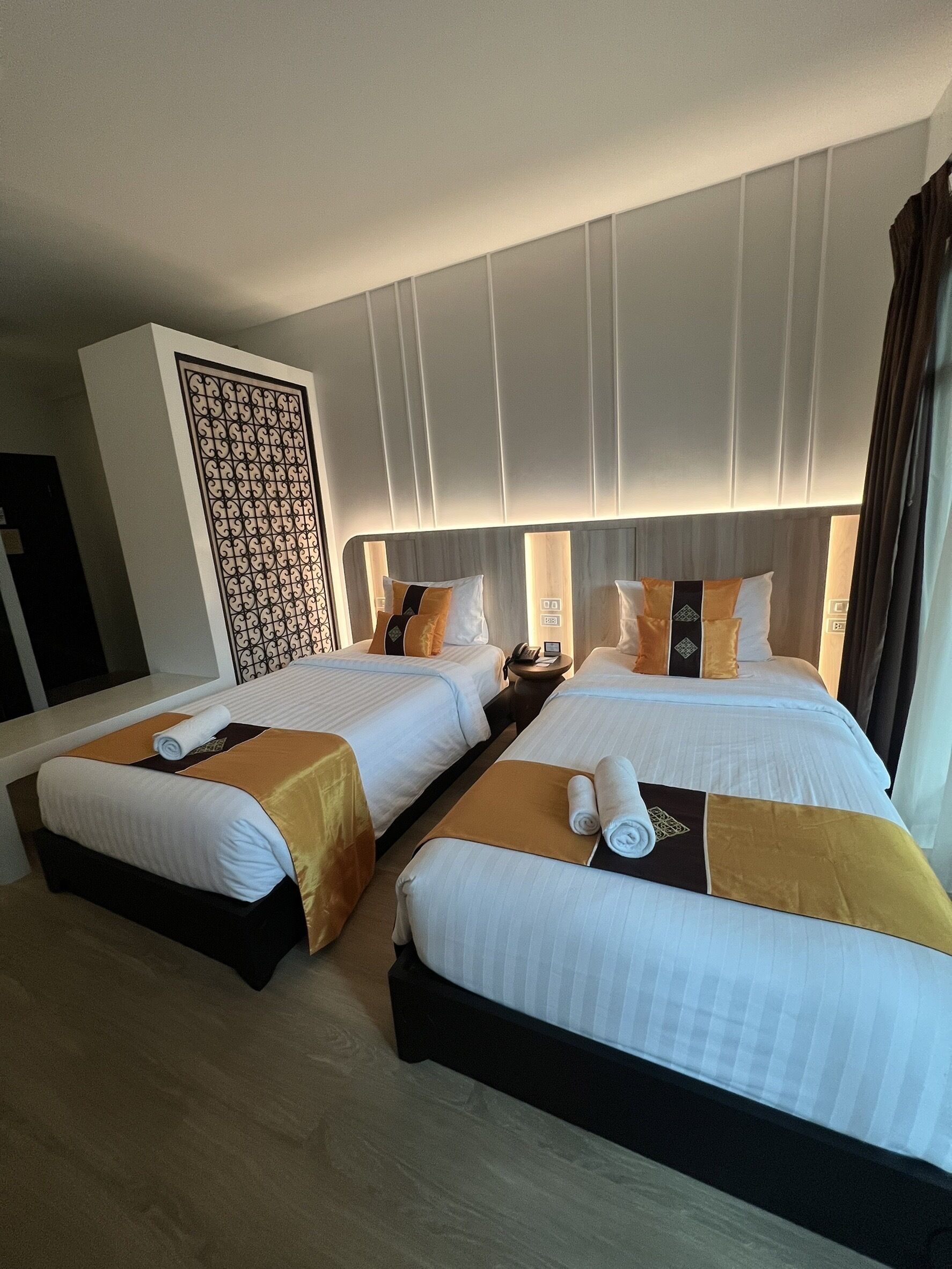 superior twin room | premium bedding, minibar, in-room safe, desk