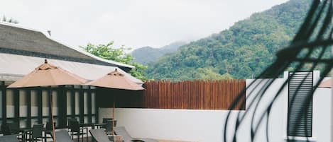 Outdoor pool, sun loungers