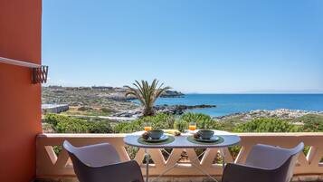 Apartment, 2 Bedrooms, Sea View | Terrace/patio
