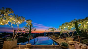 Outdoor pool, pool loungers