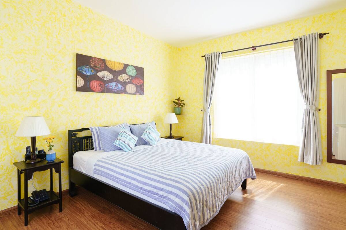 Budget Double Room | Minibar, in-room safe, desk, free WiFi