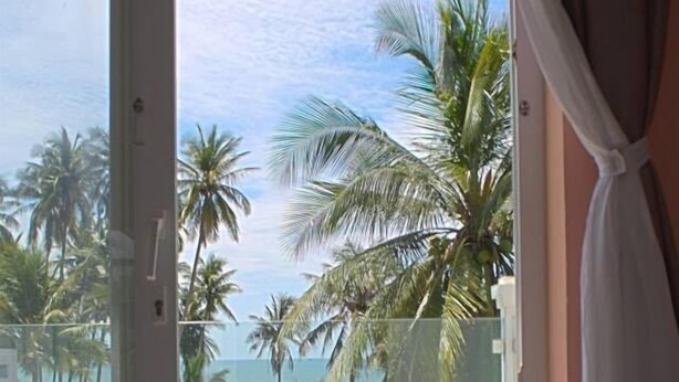 Double Room with Seaview Balcony | Vue de la chambre