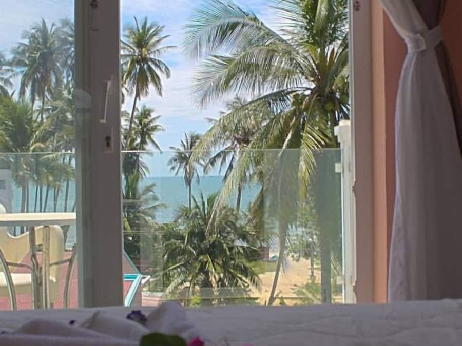 Double Room with Seaview Balcony | Vue de la chambre