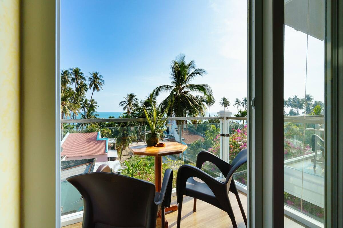 Twin Room with Seaview Balcony | Minibar, in-room safe, desk, free WiFi