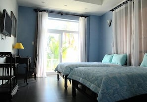 Double Room with Seaview Balcony | Minibaari, tallelokero huoneessa, työpöytä, ilmainen Wi-Fi