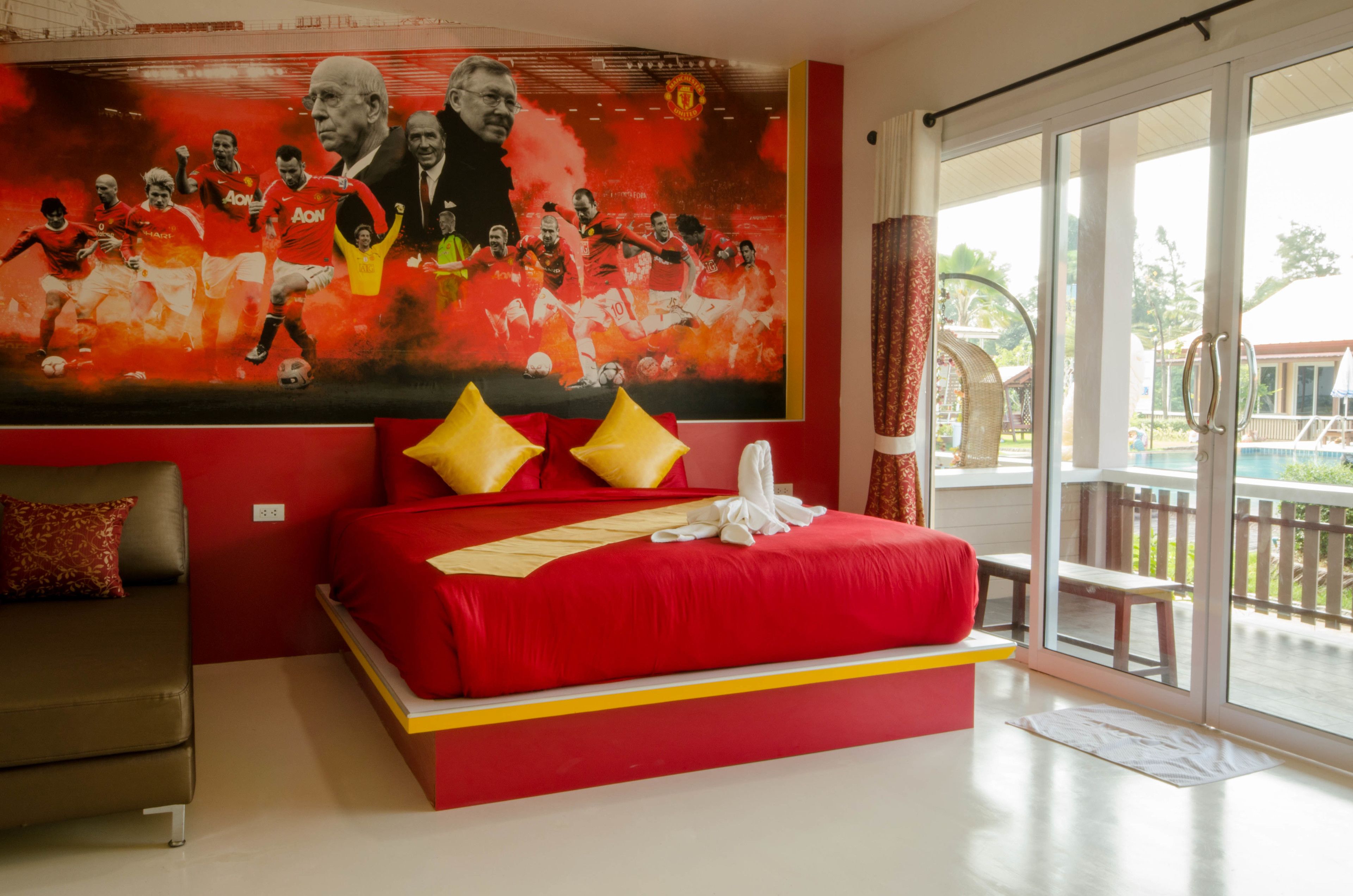 vip jacuzzi | premium bedding, desk, rollaway beds, free wifi