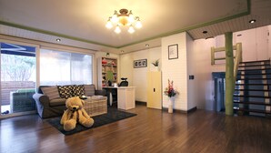 Unclassified image, 2 of 69, button - Dreamers Guesthouse - Hostel (Seoul)