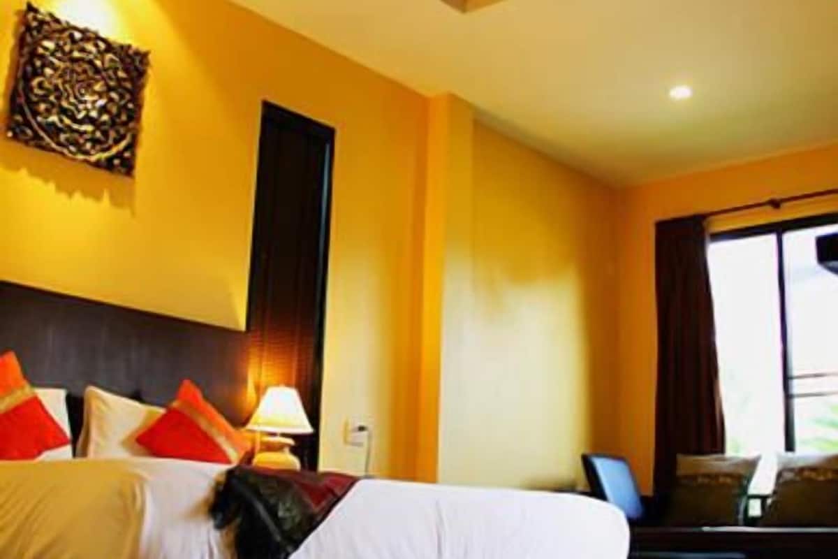 free cots/infant beds, free wifi