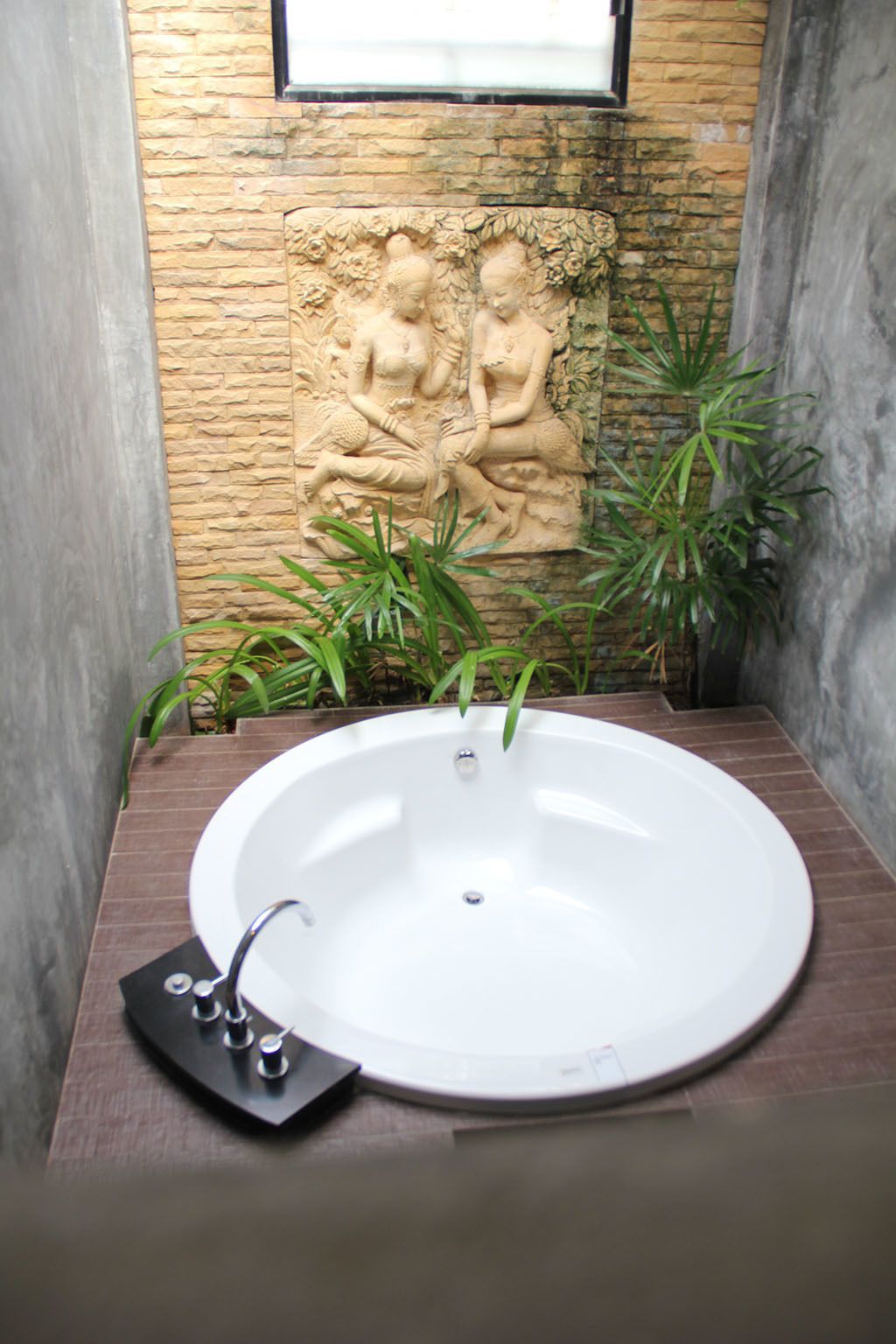 chalicha suite | jetted bathtub