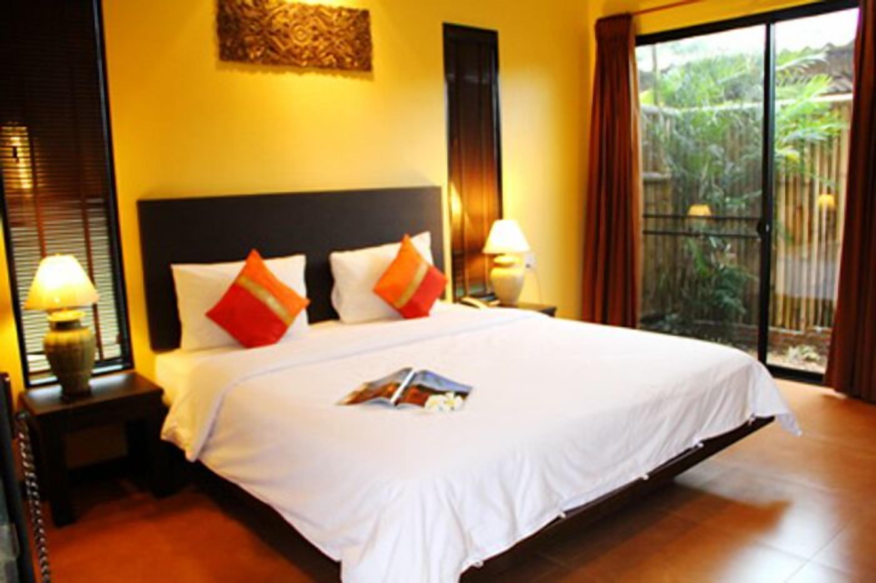 free cots/infant beds, free wifi