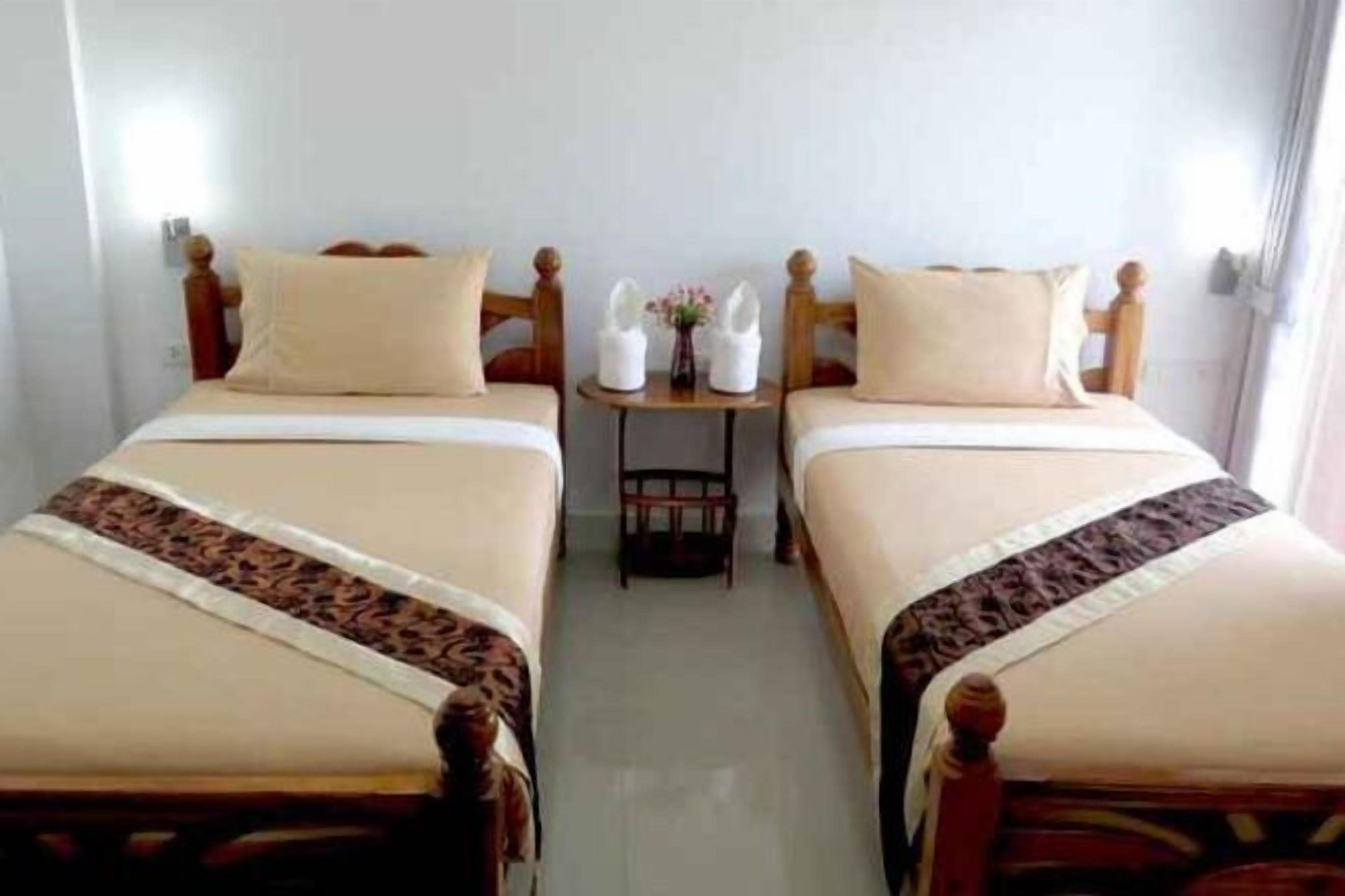 迷你吧、客房内保险箱、办公桌、免费 WiFi