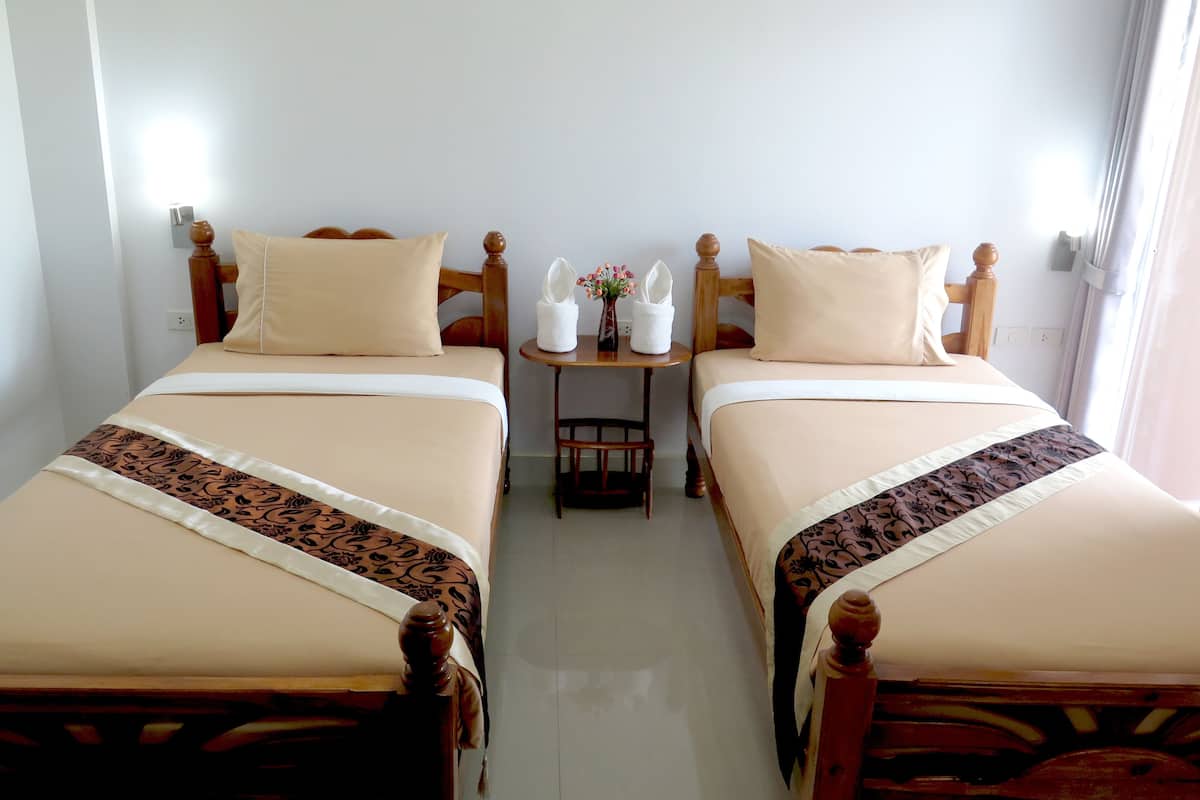 standard twin room | minibar, in-room safe, desk, rollaway beds