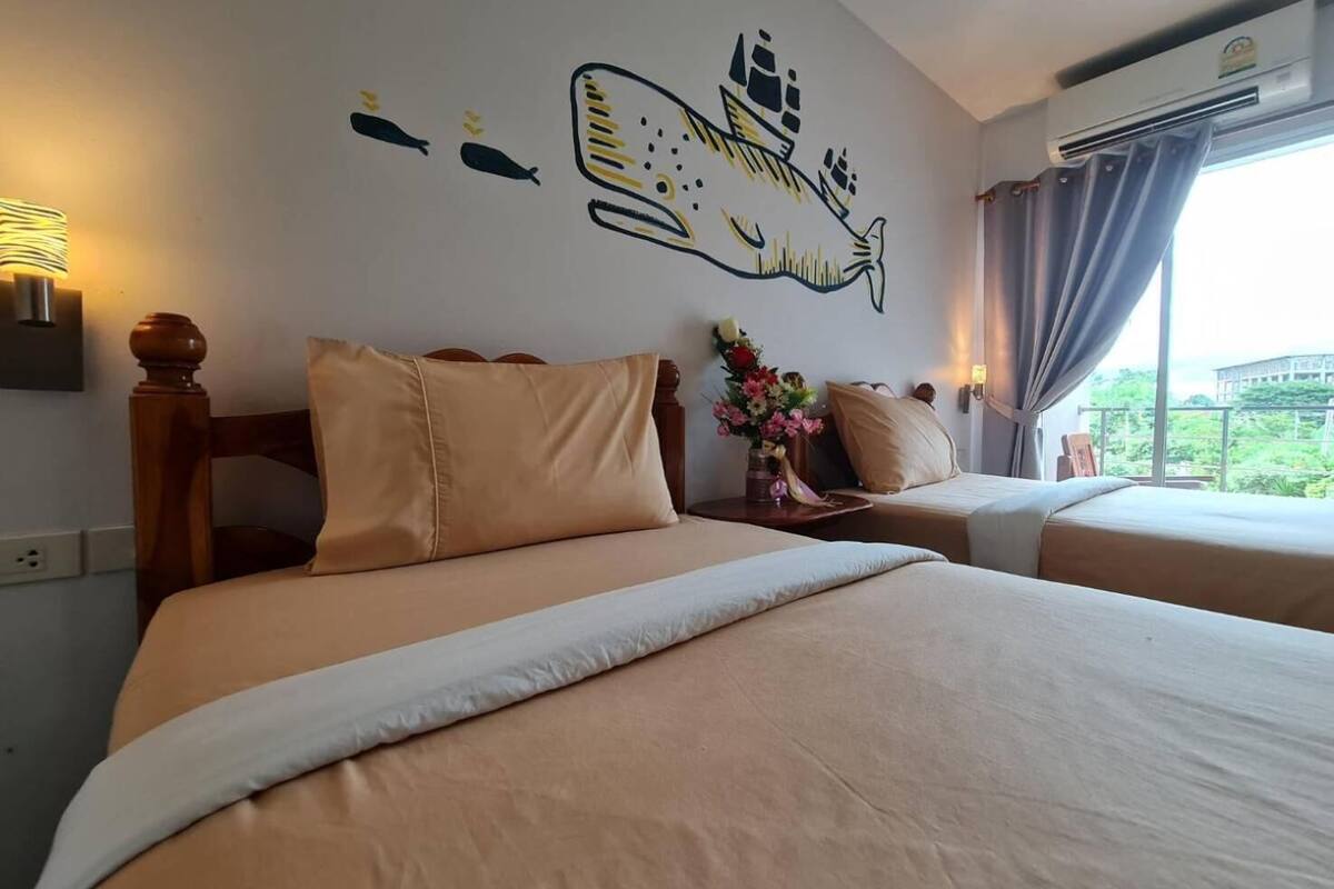 minibar, in-room safe, desk, rollaway beds