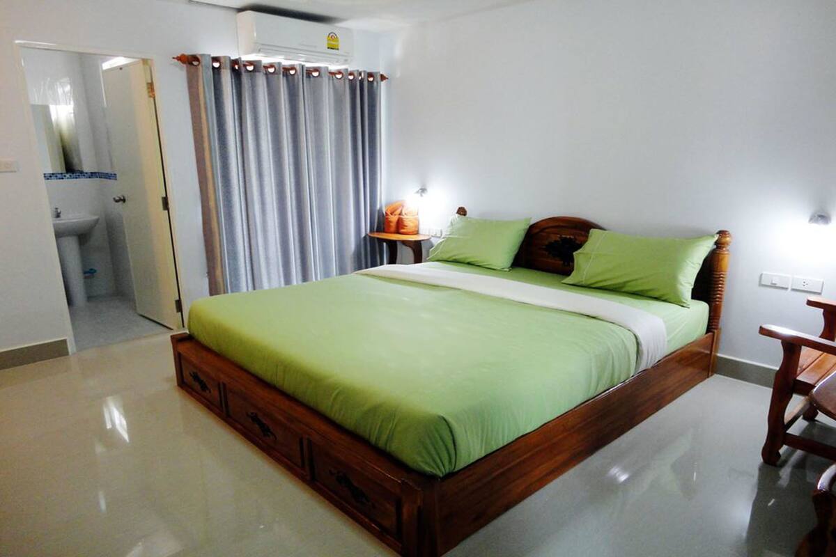 Standard Double Room | 미니바, 객실 내 금고, 책상, 무료 WiFi