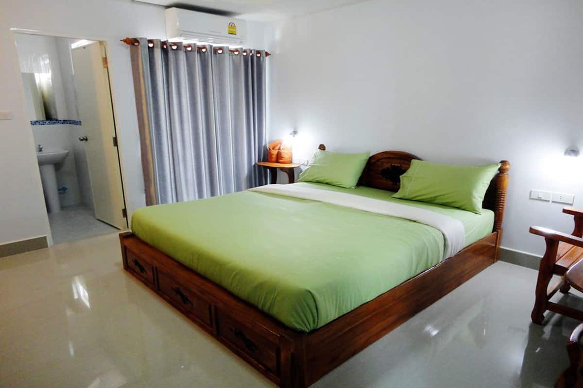 Standard Double Room | Minibar, Zimmersafe, Schreibtisch, kostenloses WLAN