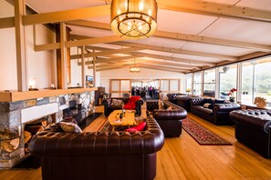 Interior - Pedder Wilderness Lodge (Strathgordon)