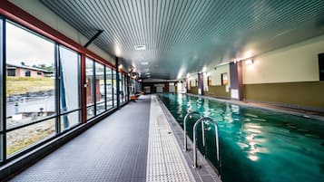 Una piscina techada