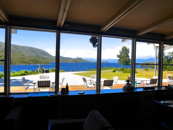 Breakfast, lunch, dinner served; alfresco dining