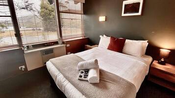 1 bedroom, bed sheets, wheelchair access