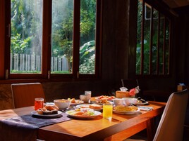 Desayuno estilo bufé