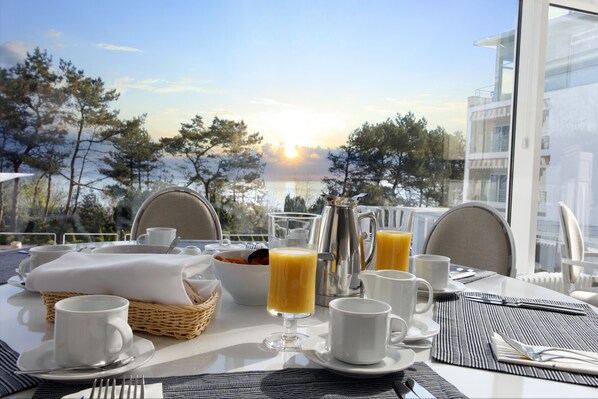 2 restaurants, breakfast, lunch, dinner served; Regional cuisine - Hotel Bryza Resort & Spa (Jurata)