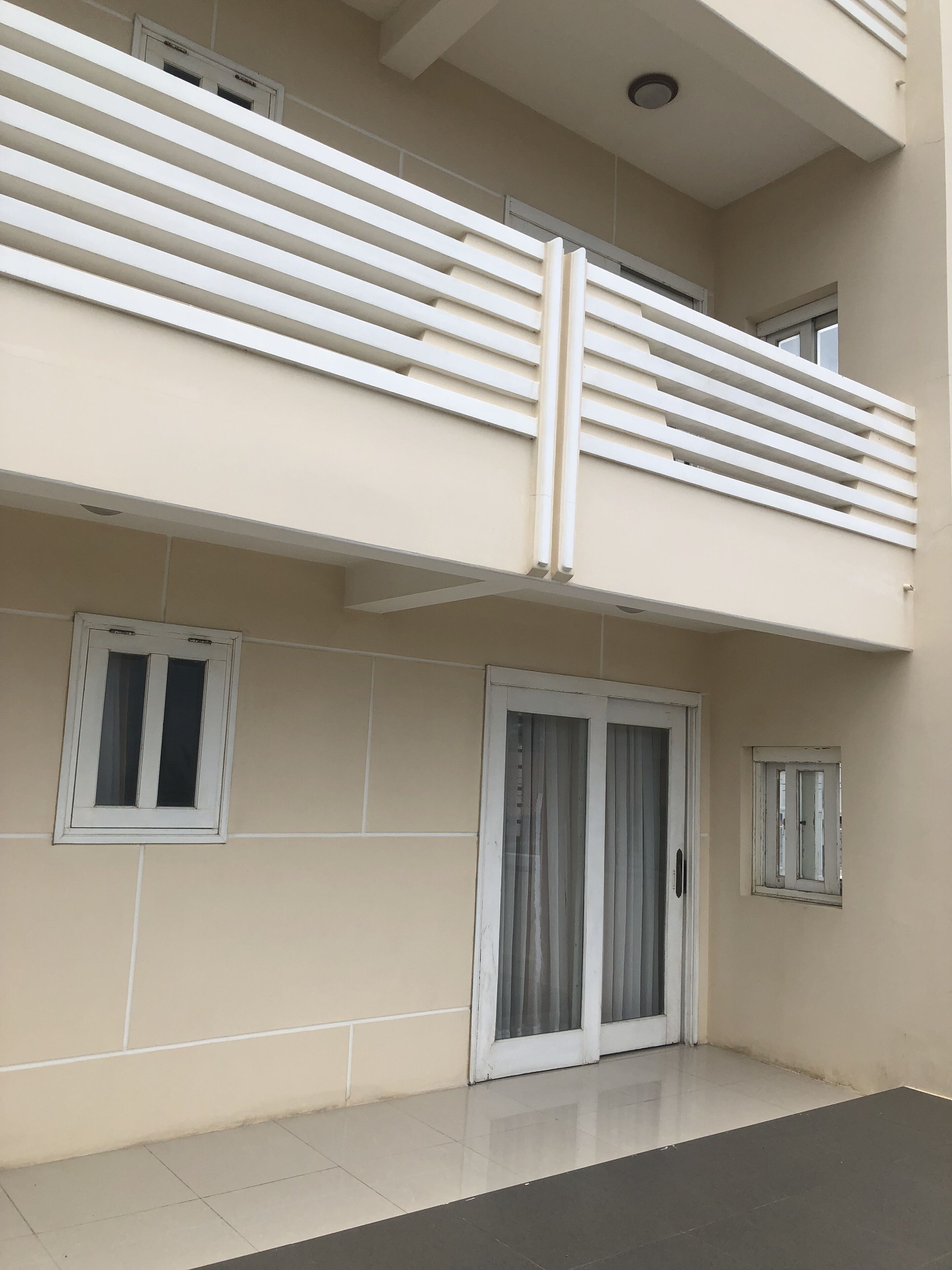 suite (hill side) | balcony view