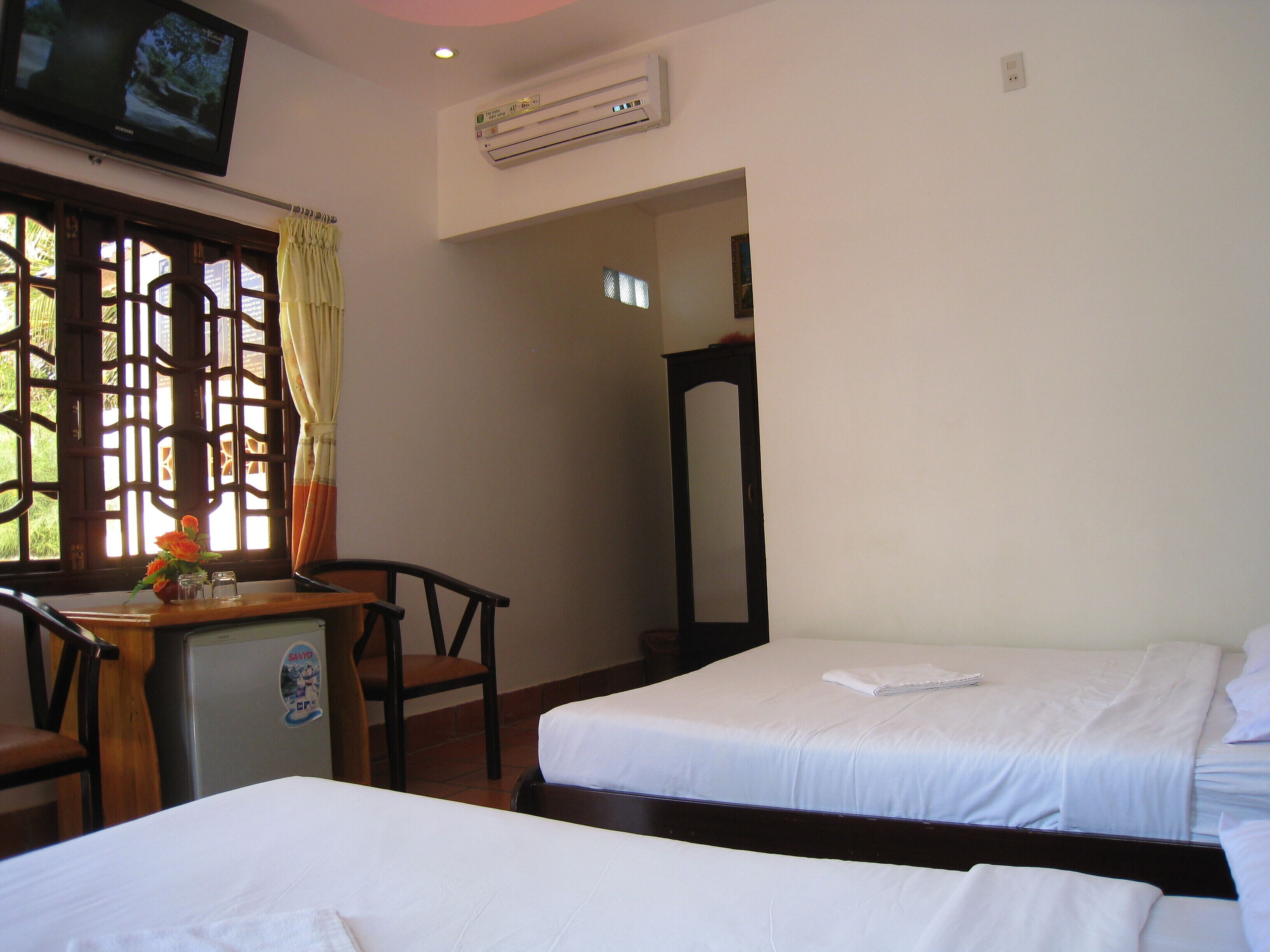 bungalow, garden view (seaside) | bathroom | shower, free toiletries, hair dryer, slippers