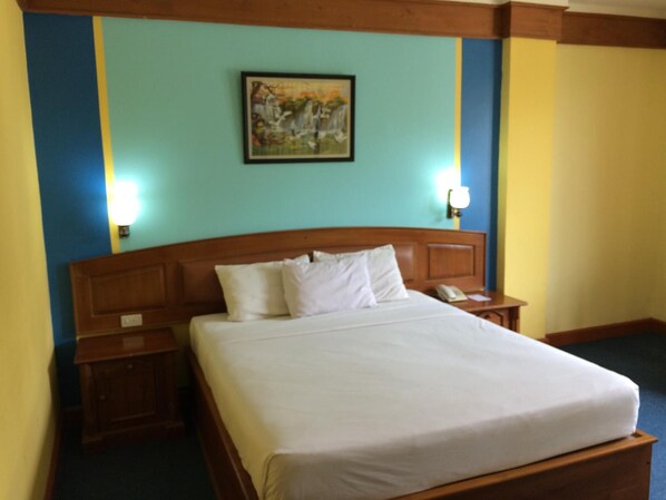 Minibar, in-room safe, desk, rollaway beds