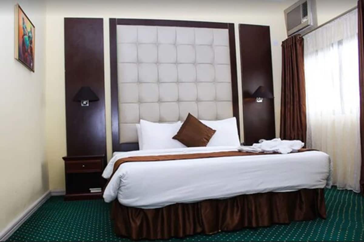 1 Schlafzimmer, individuell dekoriert, individuell eingerichtet