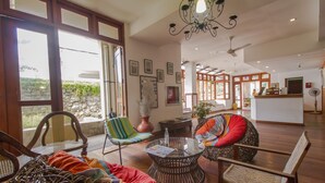 Khu tiếp khách ở sảnh