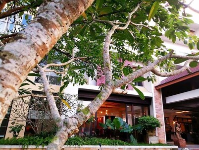 Nana Buri Hotel