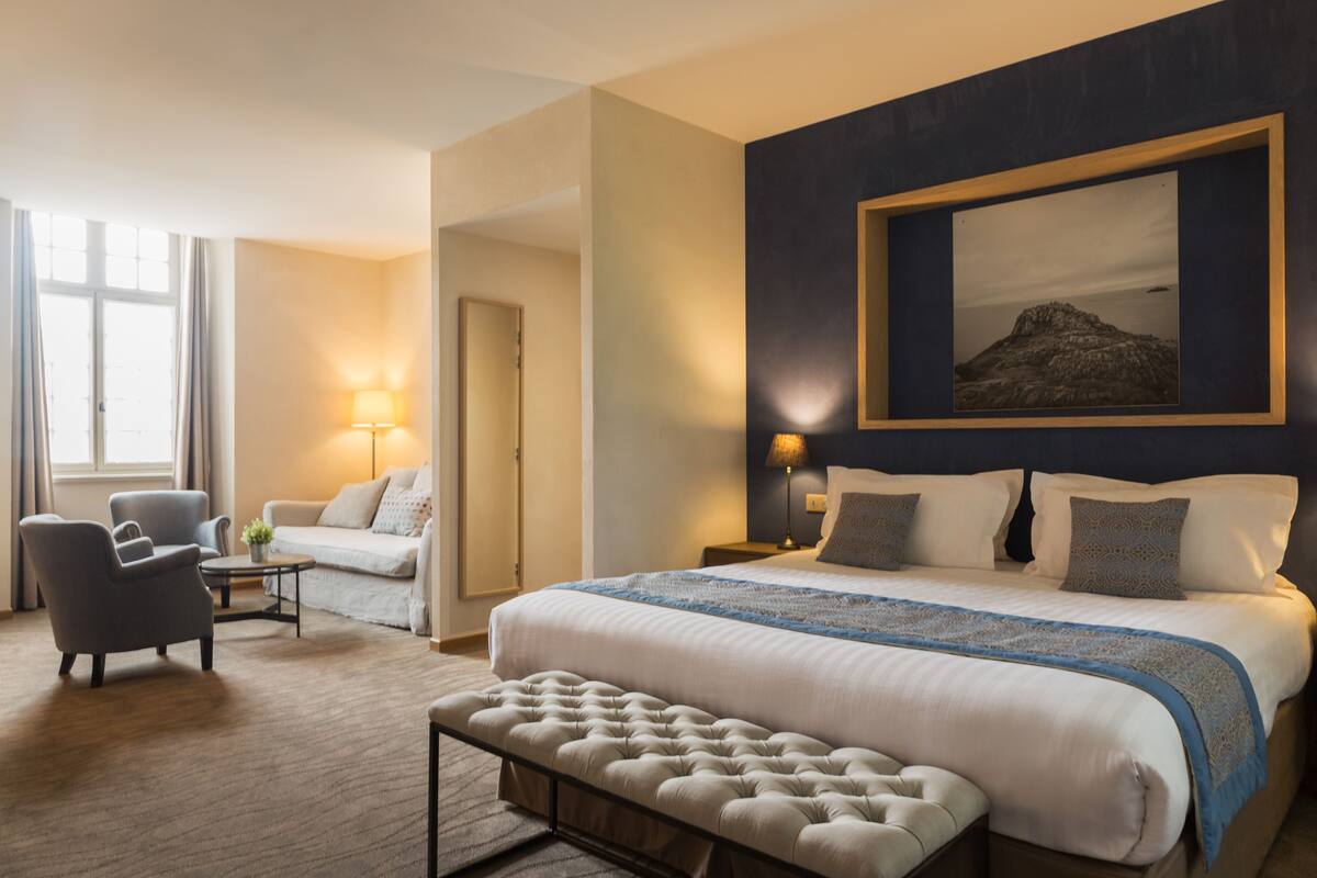 junior suite | premium bedding, in-room safe, desk, soundproofing