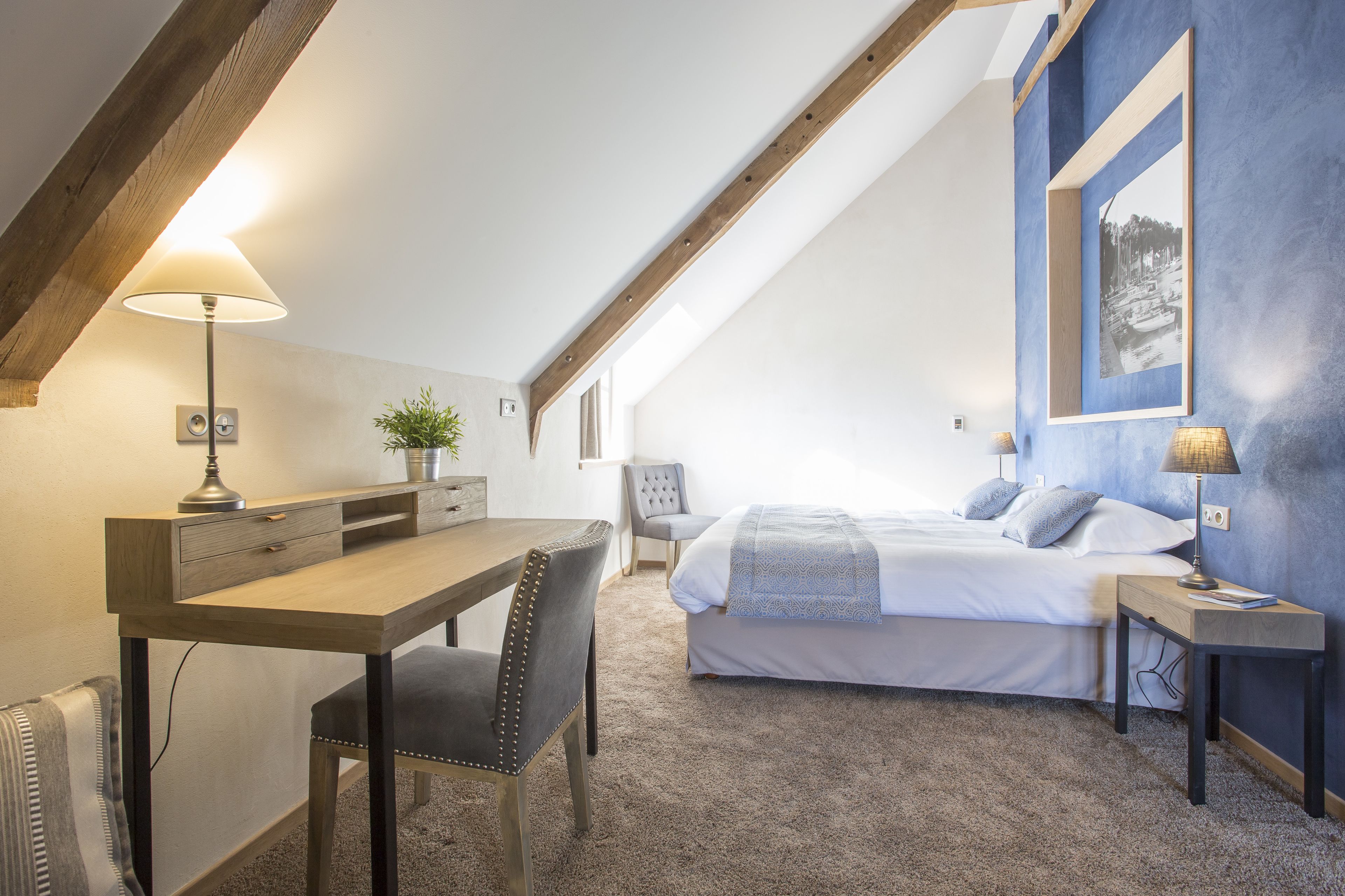 junior suite | premium bedding, in-room safe, desk, soundproofing