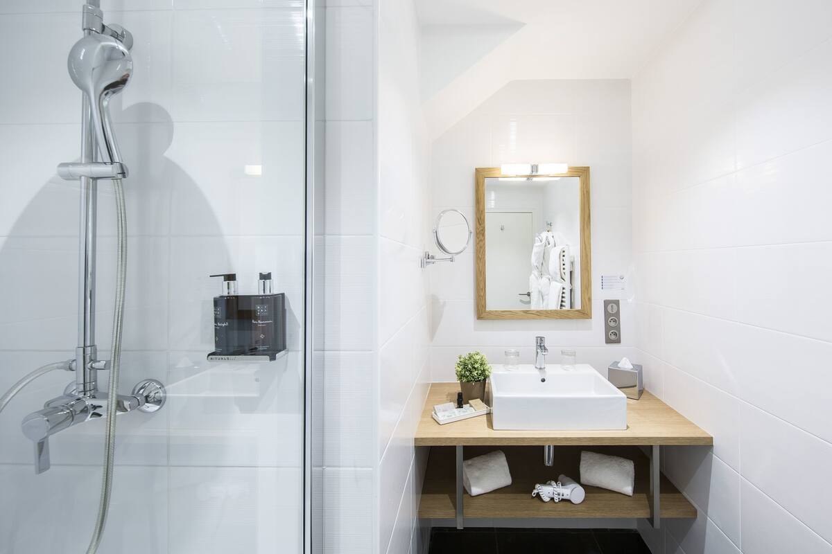 free toiletries, hair dryer, towels