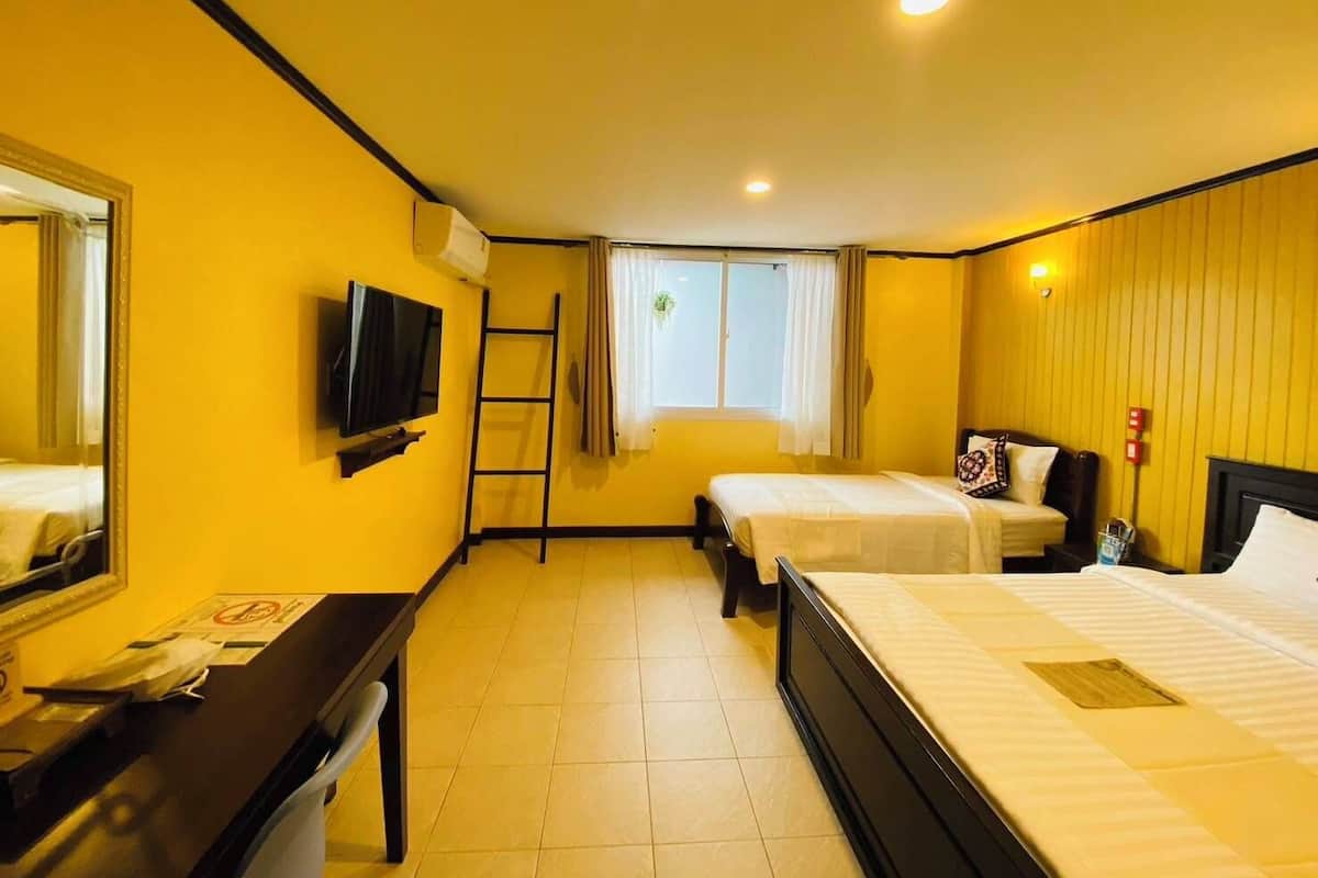 1 bedroom, in-room safe, blackout drapes, free WiFi