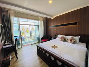 Seaview King | Zimmersafe, Verdunkelungsvorhänge, kostenloses WLAN, Bettwäsche