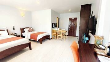 Triple room | 1 bedroom, in-room safe, blackout drapes, free WiFi