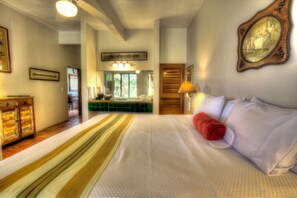 Standard Room, 1 Bedroom, Private Bathroom (High Standard - Twin/King) | Bed sheets, wheelchair access