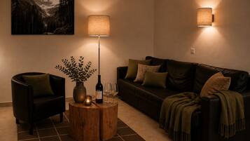 Apartment, 2 Bedrooms, Kitchen, Mountain View | Living area | Flat-screen TV